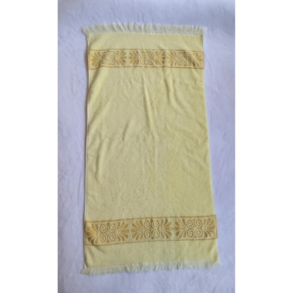 Vintage Cannon Monticello Bath Towel Yellow Santa Cruz Sculpted Floral Fringed